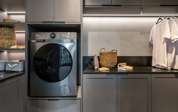 Lavanderias integradas e com estética minimalista são cada vez mais procuradas atualmente.